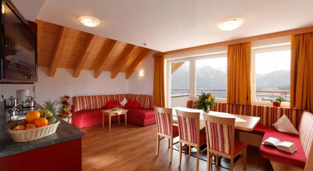 Апартаменты Hotel Alpenroyal