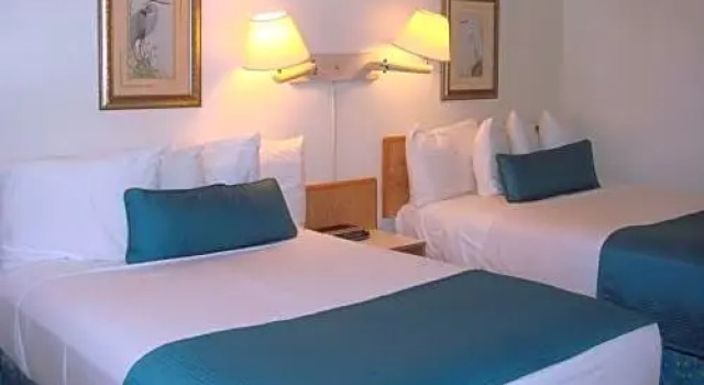 Четырёхместный номер Standard Beach Shell Inn