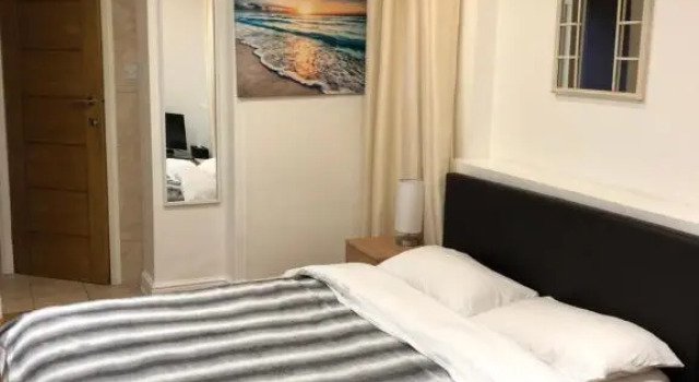 Modern Apartment in Twickenham Highstreet