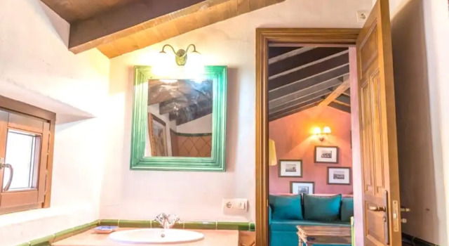 Villa With 4 Bedrooms in Málaga, With Wonderful Mountain View, Private Pool, Furnished Terrace, Забронировать Вилла Отели Гаусин с парковкой, Парковка