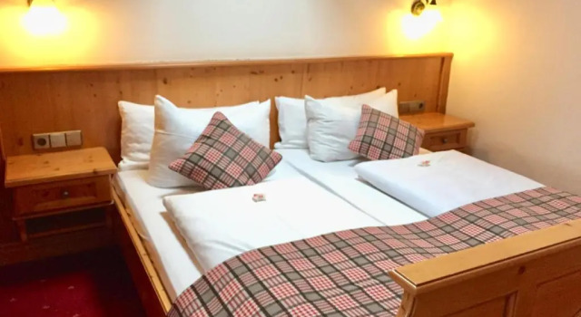 Апартаменты Comfort Gästehaus Tanneck mit Hallenbad