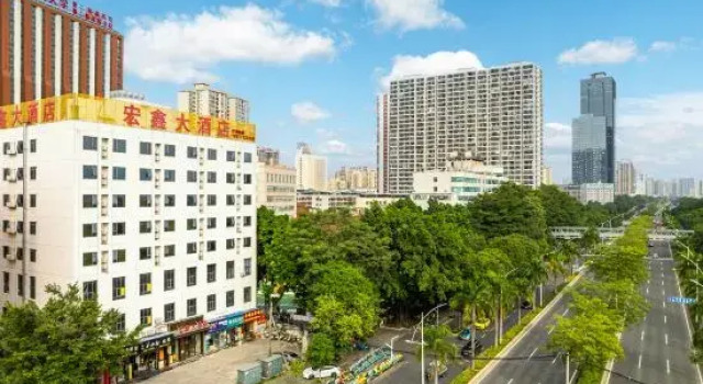 Hongxin Grand Hotel (Nanning Medical University Second Affiliated Hospital Zoo Subway Station)