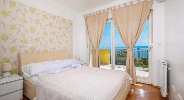 Amazing Home In Kostrena, Забронировать Отель Отели Приморско-Горанской жупания 3 звезды, 3*