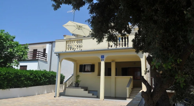 Apartments Olive i Lavender, Book Apartment Hotels in Mandre with Parking, Parking