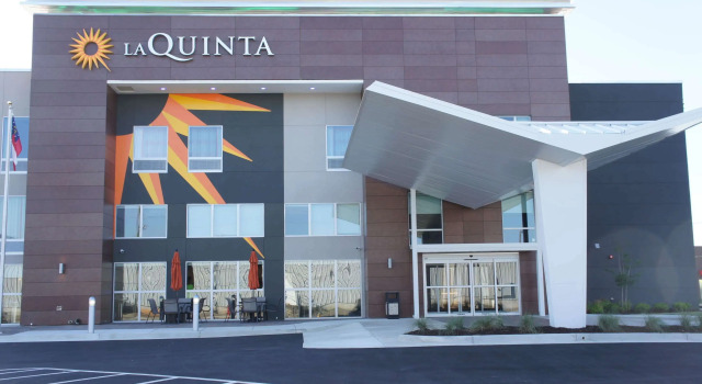 La Quinta Inn & Suites by Wyndham Perry, Book Hotel Hoteller i Perry med parkering, nær Perry Area Historical Museum, Parkering
