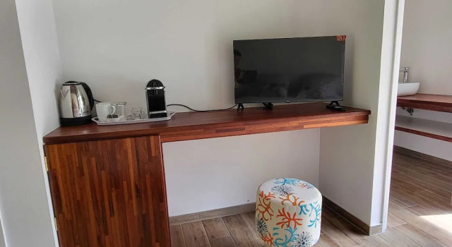 Fare MANTA, Book Hotel Afareaitu Moorea