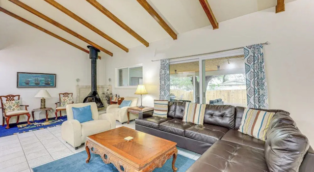 Коттедж Charming San Antonio Abode ~ 10 Mi to River Walk!