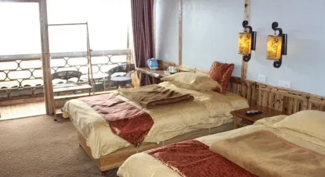Номер Standard с балконом Liqing Hotel