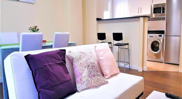 MC YOLO Apartamentos Espacio América
