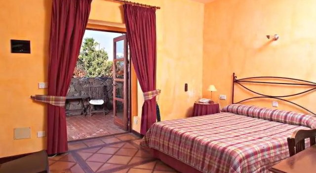 Finca de las Salinas, Забронировать Отель Отели Ланцароте 3 звезды, 3*