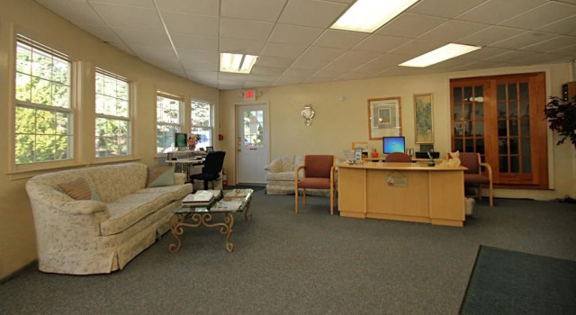 Hamilton Village Inn, Book Inn North Kingstown Rhode Island