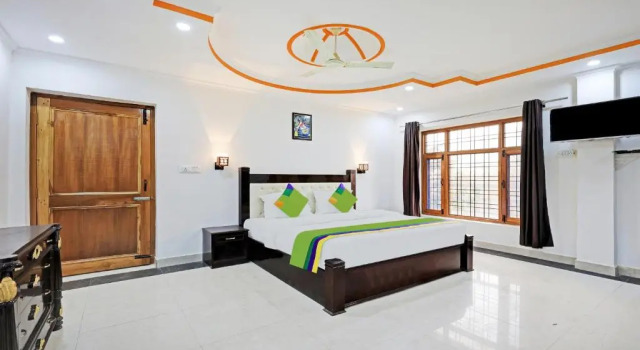 Номер Deluxe Treebo Trend Lake View Inn Bhimtal