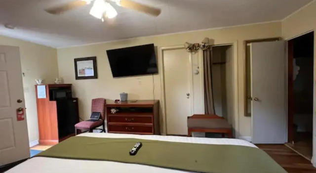 Двухместный номер Standard CedarWood Inn