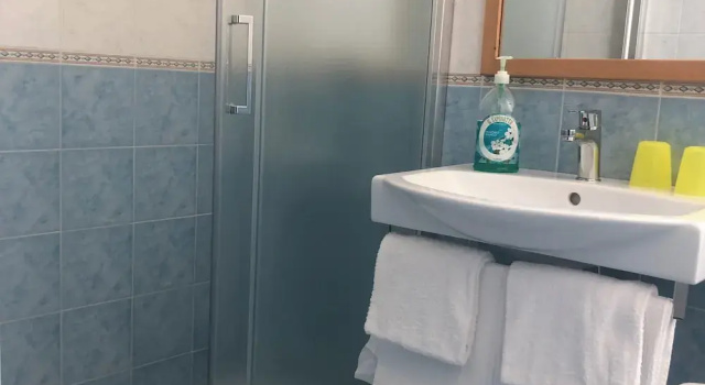 Трёхместный номер Classic с балконом Hotel Dania