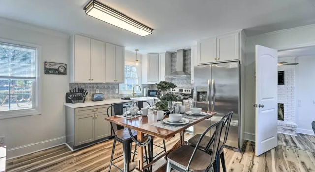 Коттедж Family-Friendly New Bern Home w/ Backyard