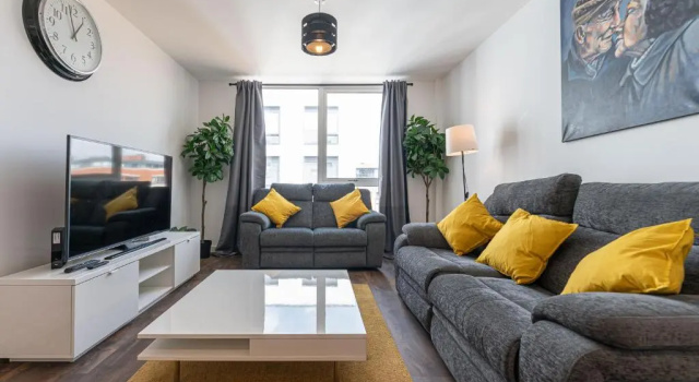 Contemporary 2 Bedroom Apartment - Birmingham City Centre - Digbeth Bullring Coach Station, Varaa Huoneisto Asunnot kohteessa Merseyside, Huoneisto