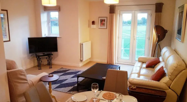 47 Wetherby Way, Забронировать Дом для отпуска Отели Стратфорд-апон-Эйвон с парковкой, рядом с Shakespeare Institute - University of Birmingham, Парковка