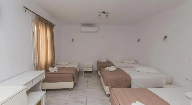 Четырёхместный номер Standard Mykonos Vouniotis Rooms