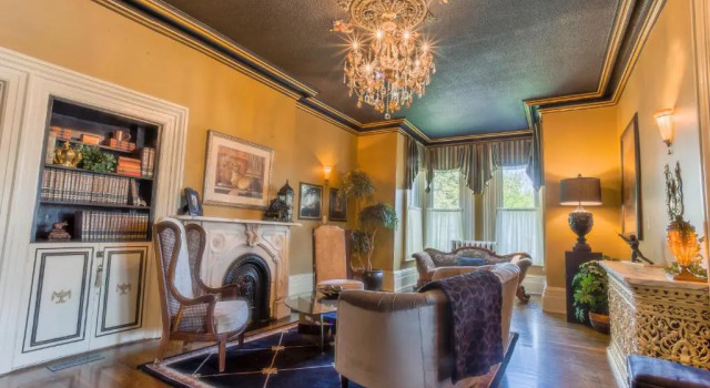 The Woodview Inn, Prenota Affittacamere Hotel a Ontario con parcheggio, Parcheggio