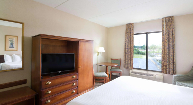 Comfort Inn & Suites Buffalo Airport