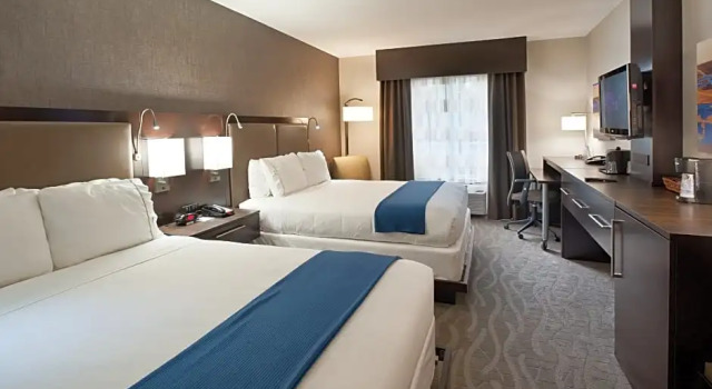 Четырёхместный люкс c 1 комнатой Holiday Inn Express & Suites Dayton South - I-675 by IHG