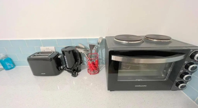 Студия Large Triple Studio in South London - Sutton