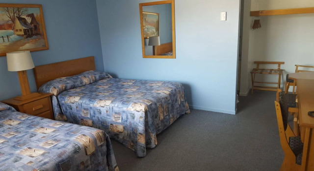 Motel Chantmartin, Rezerwuj Motel Hotele w Manicouagan z parkingiem, Parking