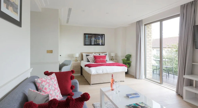 Студия с балконом Luxurious Hammersmith Apartment