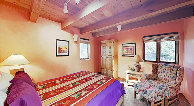 New Listing! Luces de la Ciudad: Home w/ Hot Tub home, Varaa Lomakoti Santa Fe New Mexico