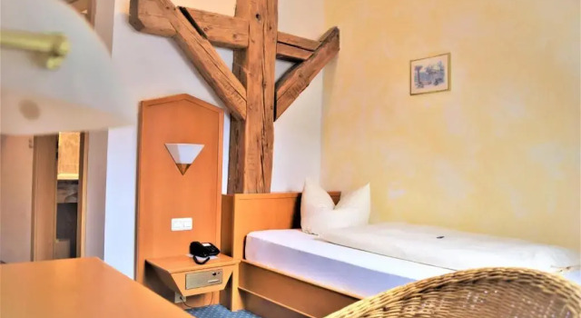 Одноместный номер Standard Мансарда Hotel zum Bräu