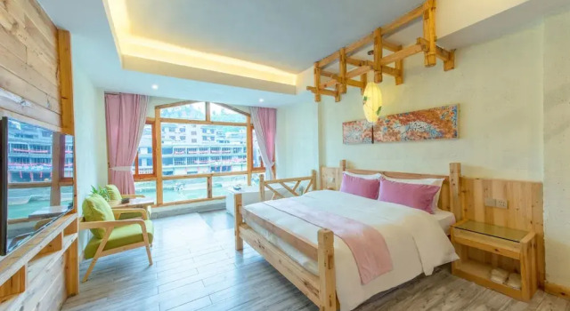 Номер Comfort Floral Hotel Fenghuang Huercaowu
