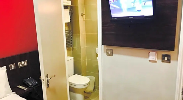 Номер Standard Royal Cambridge Hotel