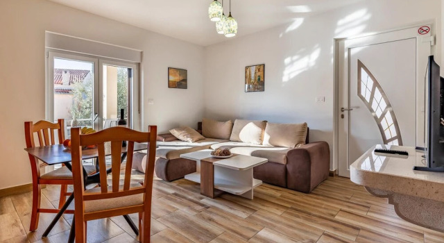 Awesome Apartment in Medulin With Outdoor Swimming Pool, Wifi and 2 Bedrooms