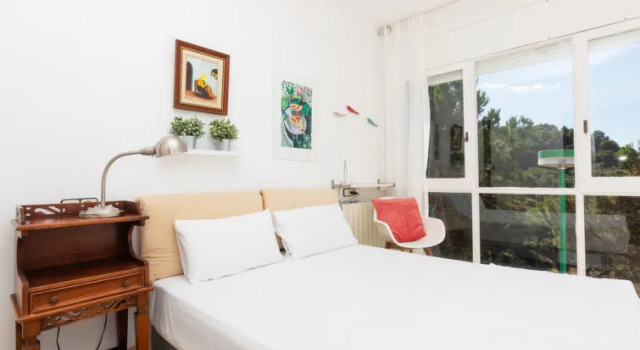 Balmain, Boek Hotel Girona Catalonië