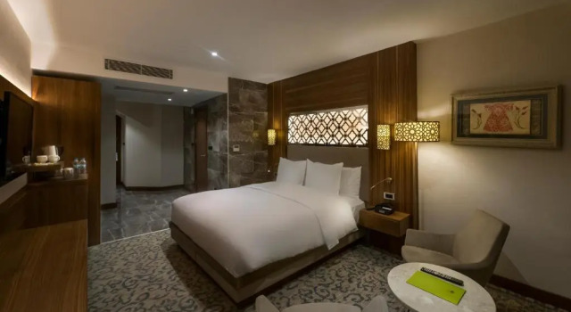 Номер Standard с балконом Doubletree By Hilton Elazig