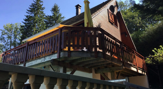 Cozy Holiday Home near Lake in Beaulieu, Book Hotel SPA-hoteller i Cantal, SPA