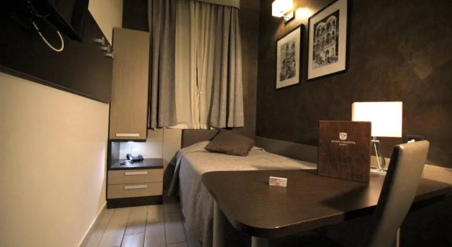Hotel Charter, Забронировать Отель Вокзал Термини , рядом с Вокзал Термини