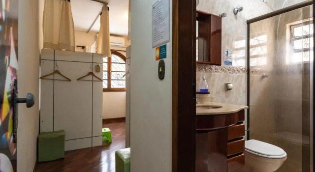 Кровать в общем номере (мужской номер) Hostel B2B SP