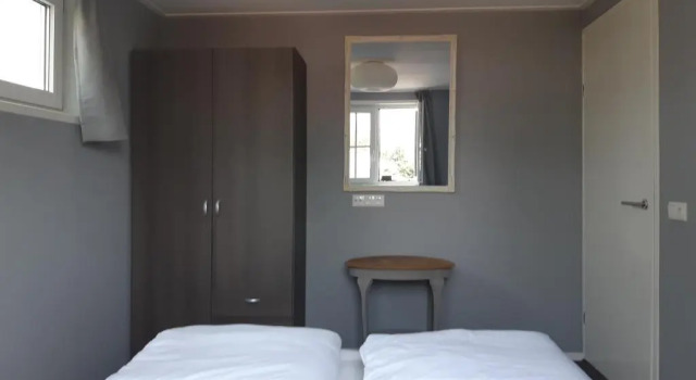 Nieuwe Beachbungalow aan IJsselmeer 39 24, Book Hotel Hoteller i Frisian lakes med pool, Swimmingpool