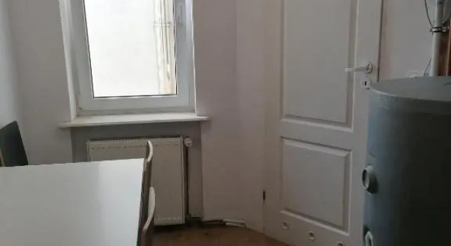 Hostel Tulip - Pokój 1 ze wspólną łazienką i kuchnią, Prenota Ostello Ostelli a West Pomerania, Ostello