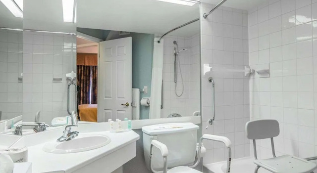 Четырёхместный люкс с балконом Quality Suites