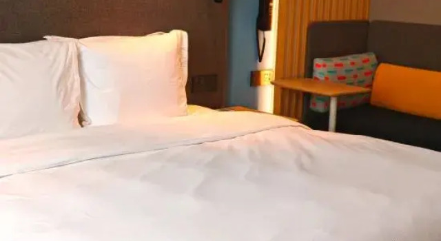 Семейный люкс с 2 комнатами Holiday Inn Express Dandong City Center by IHG