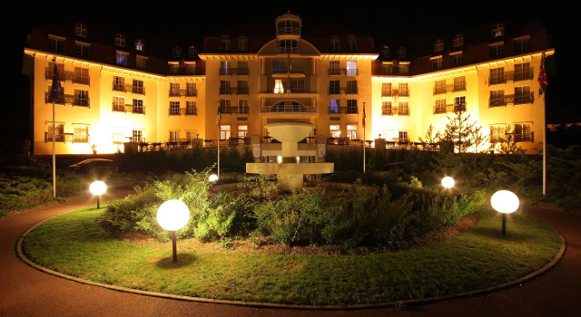 Le Grand Hôtel Le Touquet-Paris-Plage, Забронировать Отель Отели в центре Ле-Туке-Пари-Плаж с завтраком, отели в центре Ле-Туке-Пари-Плаж с завтраком