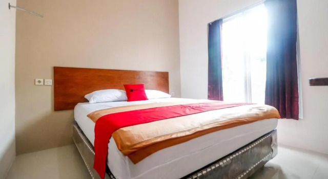 Двухместный номер Standard Urbanview Hotel AVA Banjarmasin by RedDoorz