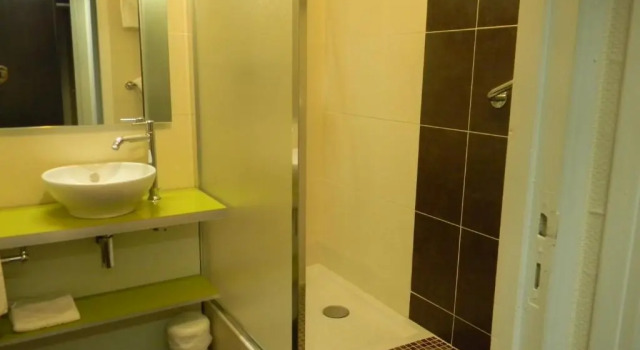 Номер Superior Brit Hotel Cahors - Le France