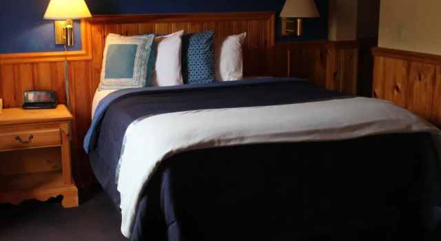Номер Deluxe Stone Fence Resort