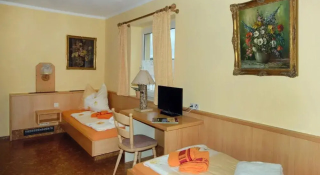 Weinpension Grojena, Réserver Hôtel Hôtels à Garz avec parking, Parking