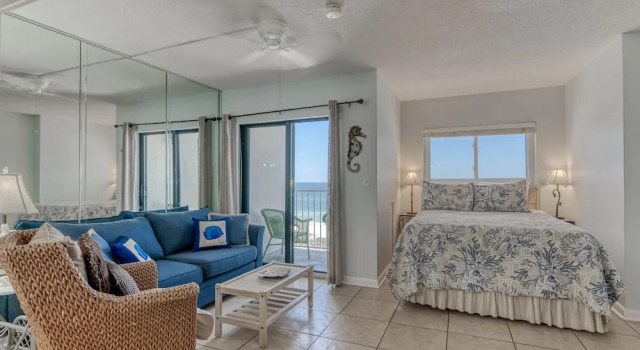 Royal Gulf Beach & Racquet Club 5802 Condo by RedAwning