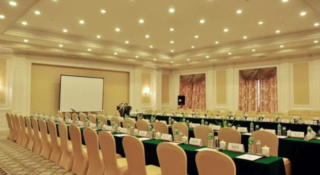 Country Garden Phoenix Hotel Wuhan, Prenota Hotel Hotel a Hubei con piscina, Piscina