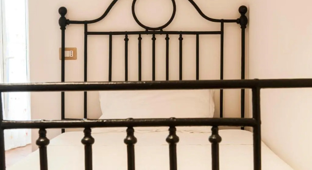 B&B Ninetta, Book Bed and Breakfast Hoteller i Solarino med parkering, Parkering